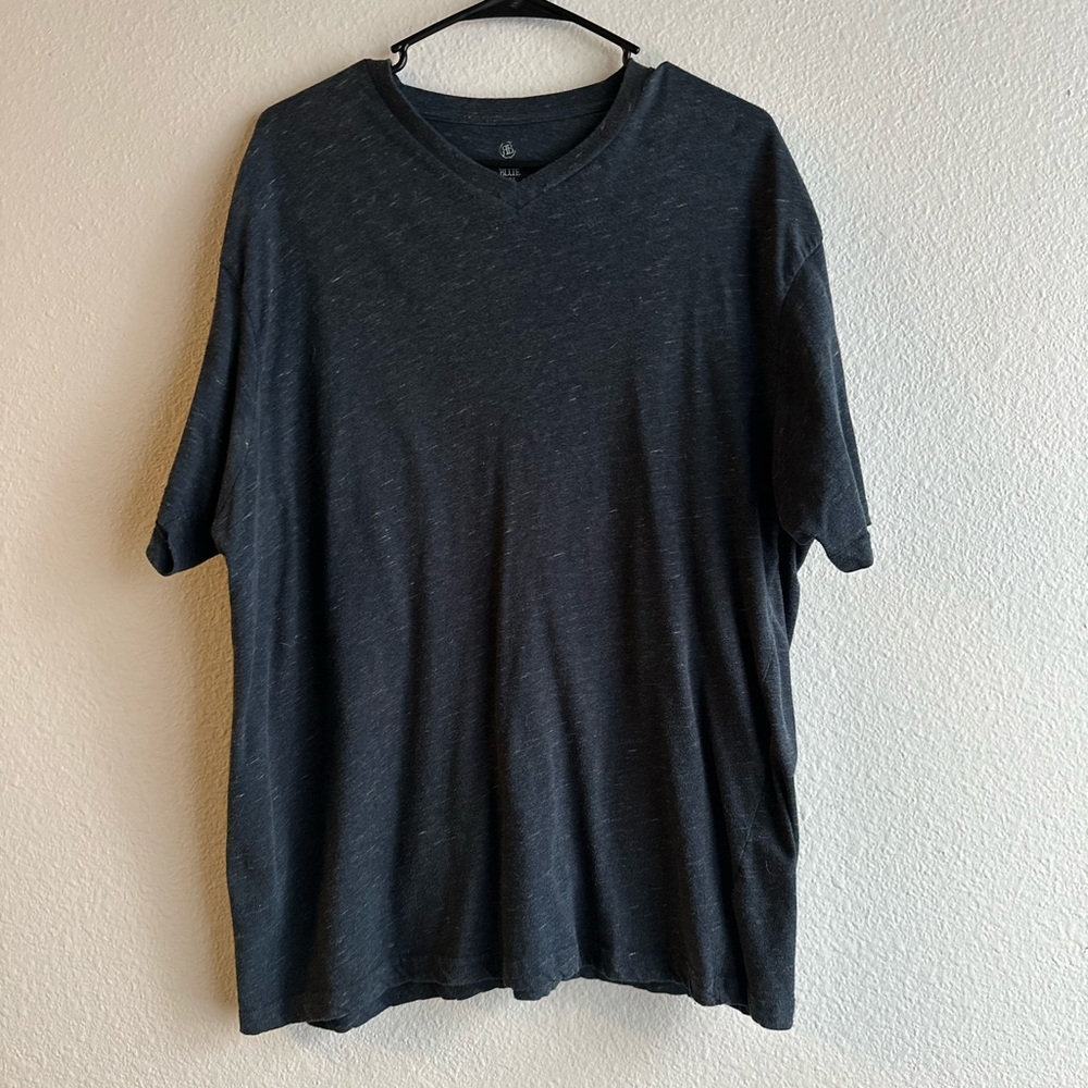 Men’s speckled blue tee *BOGO*